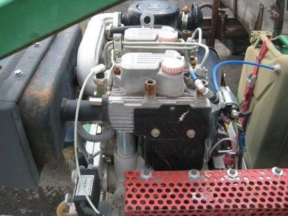 Bild 6:Anhänger mit Wasserfass, Pumpe und Rotek-Motor, Modell ED4-2R-0954E