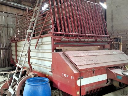 Bild 2:Pöttinger Top II Ladewagen