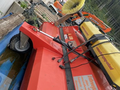 Bild 2:Kehrmaschine Adler