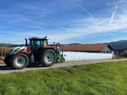 Bild 3:Maisernte Siloschlauch