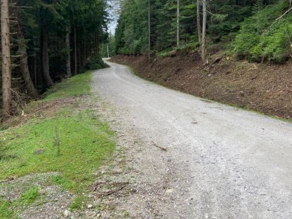 Bild 3:Böschungspflege System Erdbau Bayer