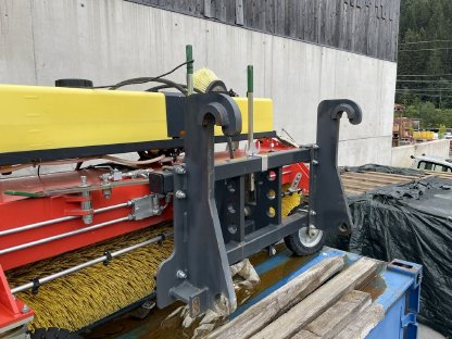 Bild 3:Kehrmaschine Adler