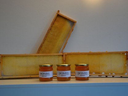 Bild 2:Blütenhonig aus Wien!