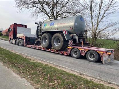 Bild 2:Transporte Tiefbett-2-Achs Auflieger