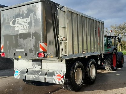 Bild 2:Häckselwagen zum Mieten Fliegl ASW 261