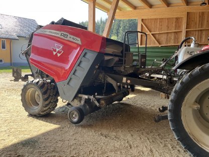 Bild 2:Rundballenpresse Massey Ferguson RB4160V
