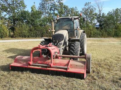 Bild 3:Mulcharbeiten