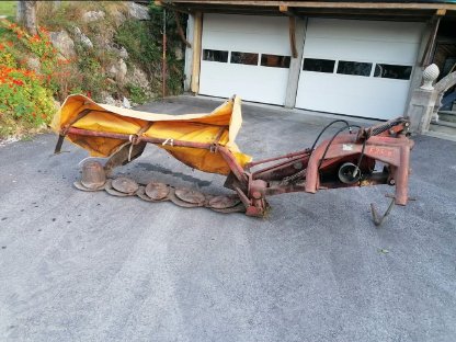 Mähwerk 2m und Traktor Anhänger