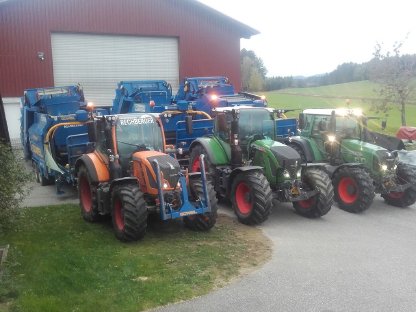 Bild 5:Lohnarbeit in der Maisernte