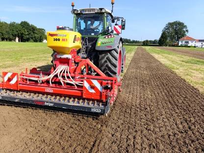 Bild 2:Biete Grünlanderneuerung