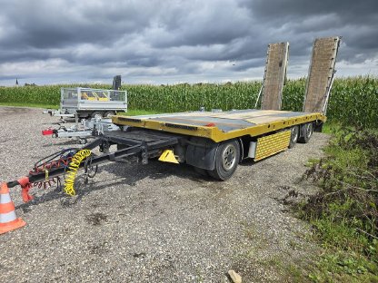 Bild 9:Fliegl Tieflader mit langen Rampen