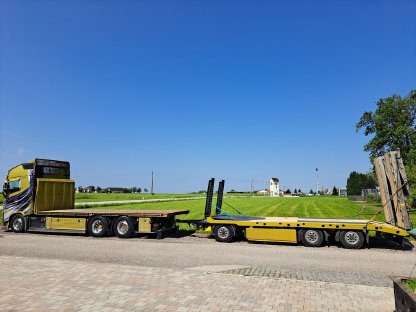 Fliegl Tieflader mit langen Rampen