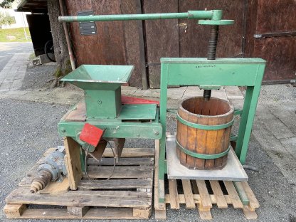 Bild 2:Spindelobstpresse Voran