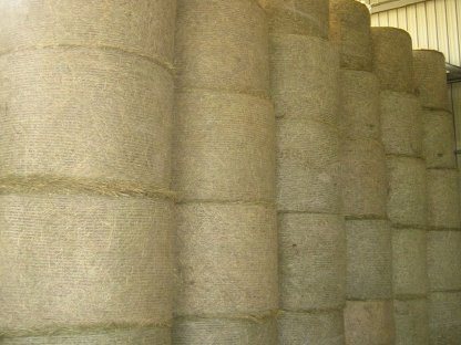 Bild 4:Maissilageballen, Grassilageballen, Heuballen