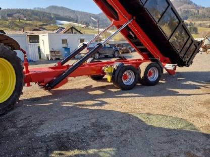 Bild 7:Muldenkipper/Hakenliftanhänger