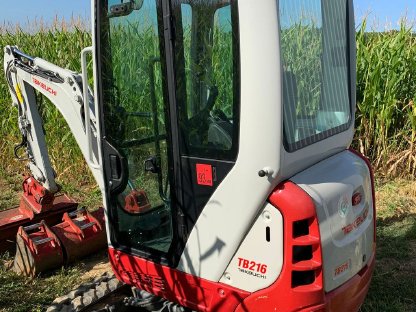 Bild 6:Takeuchi TB216