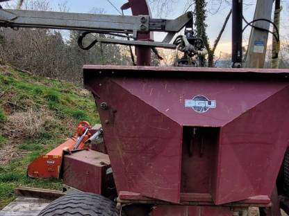 Bild 5:Häcksler HH520/30Z Kran BGU Heizohack