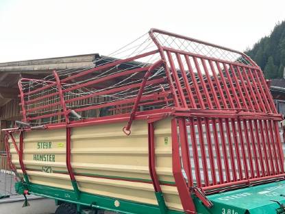 Bild 2:Steyr 427 Ladewagen