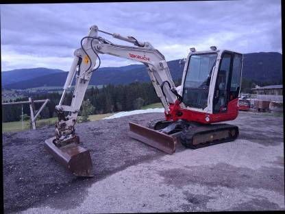 Bild 4:Takeuchi TB 240