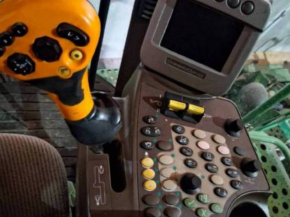 Bild 8:Mähdrescher John Deere T560 Hillmaster Bj. 2011, 6,7 m, 1.770 h