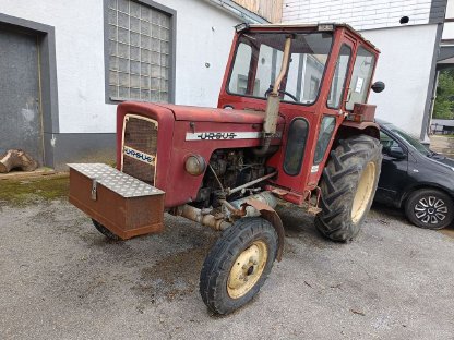 Bild 2:Traktor Ursus C360