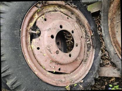 Bild 8:MAN Traktor Teile