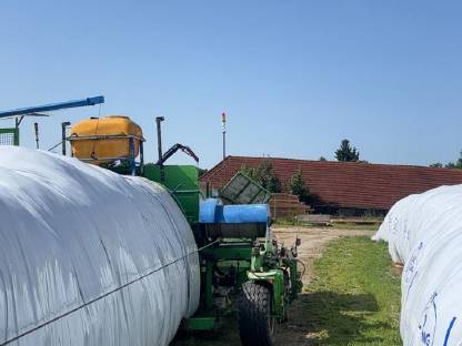 Bild 2:Siloschlauchpressen