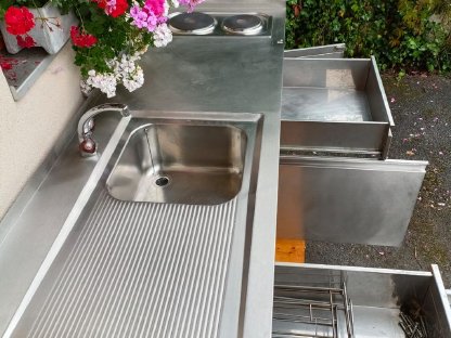 Bild 3:Nirosta Küche