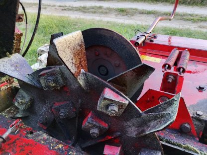 Bild 2:Silo-Mais-Häcksler Pöttinger Mex 2 Rotation