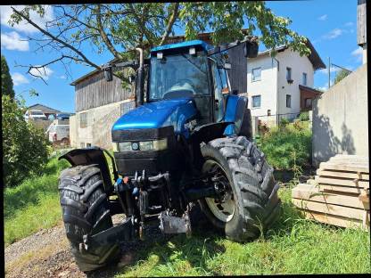 Bild 2:Traktor New Holland TM115