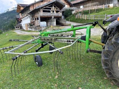 Bild 3:Kreiselschwader Exklusiv 3000