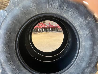 Bild 3:Reifen 540/65 R28 Michelin XM 108