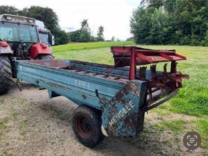 Bild 2:Miststreuer Motormäher