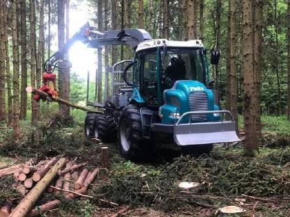 Bild 4:Pfanzelt Forst- und Trageschlepper Felix 212-6WDV mit Woody