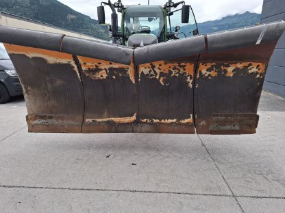 Bild 3:Kahlbacher Schneepflug STS 300