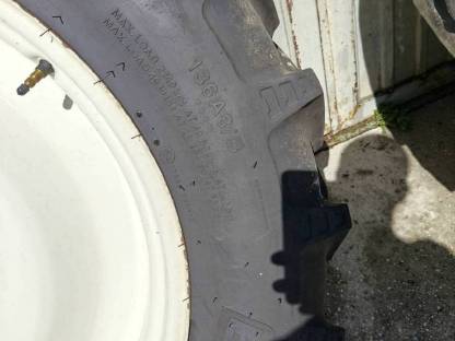 Bild 4:Pflegebereifung New Holland