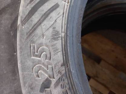 Bild 6:2 Stk. Radlader Reifen