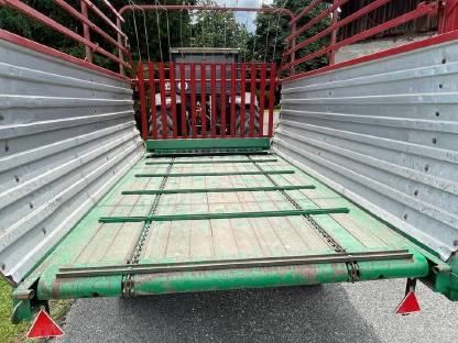 Bild 4:Ladewagen Steyr Hamster 802