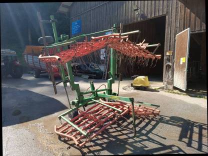 Bild 2:Grünlandstriegel Heger 6 m