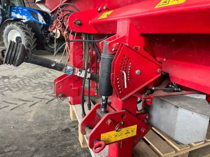 Bild 5:Lely Düngerstreuer