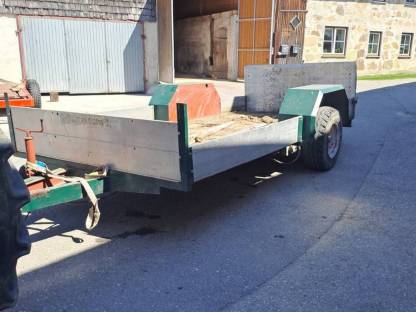 Bild 2:Tieflader für Baggertransport