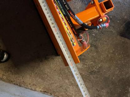 Bild 2:Schneeschild, Schneepflug, Schneeschieber