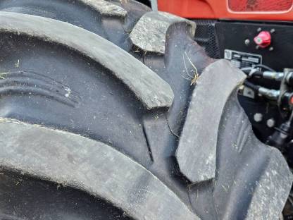 Bild 2:Reifen 440/65 R24