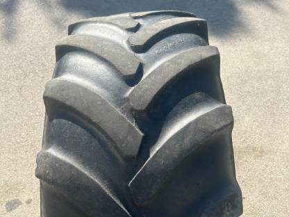 Reifen 440/65R24