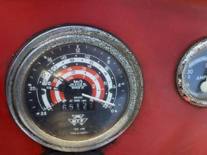 Bild 6:Massey Ferguson 135 Schmalspur