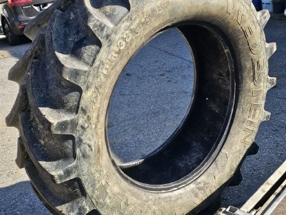 Bild 4:Traktorreifen Vredestein 520/70R38 TRAXION+ 150 D