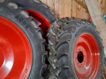 Bild 2:Traktorreifen