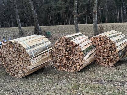 Bild 2:Brennholz/Kaminholz