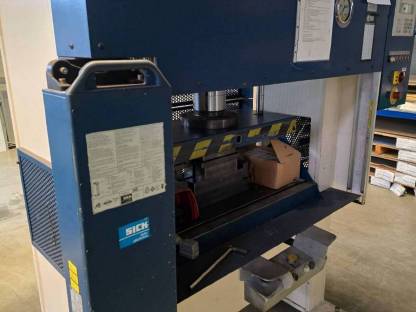 Bild 3:RASTER ZEULENRODA Walter Pressen Doppelständer