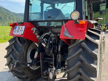 Bild 3:Traktor Steyr 975